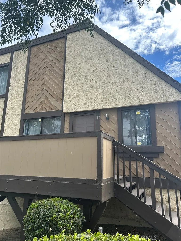 11300 Foothill Boulevard #19 Sylmar, CA 91342