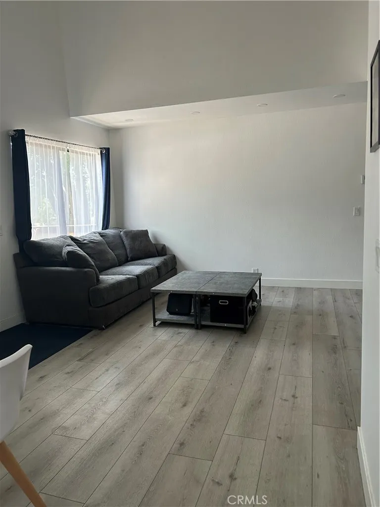11300 Foothill Boulevard #19 Sylmar, CA 91342