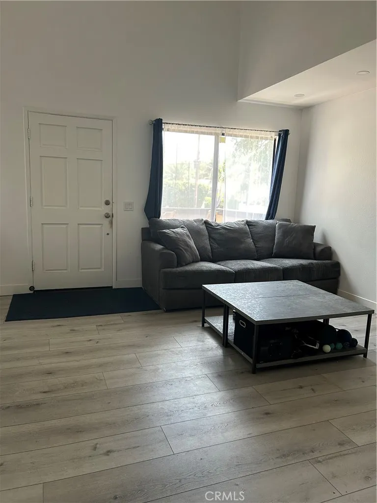 11300 Foothill Boulevard #19 Sylmar, CA 91342