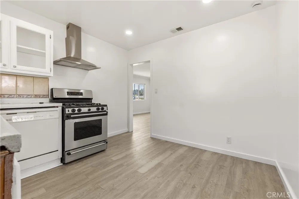 1087 253rd Street Harbor City, CA 90710