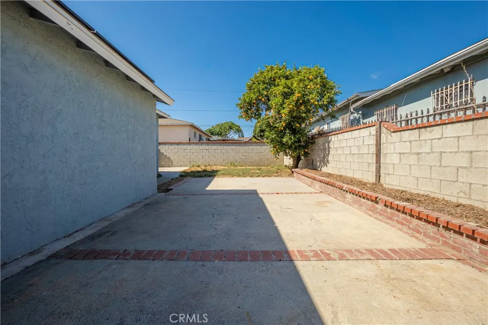 1087 253rd Street Harbor City, CA 90710