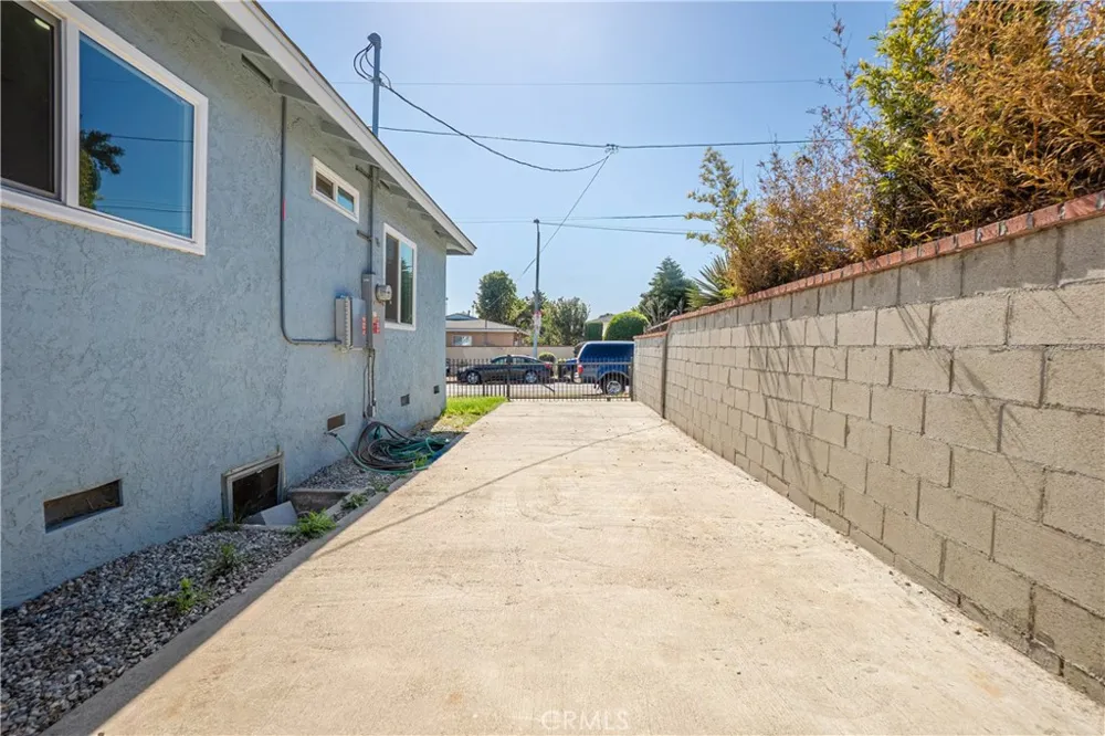 1087 253rd Street Harbor City, CA 90710