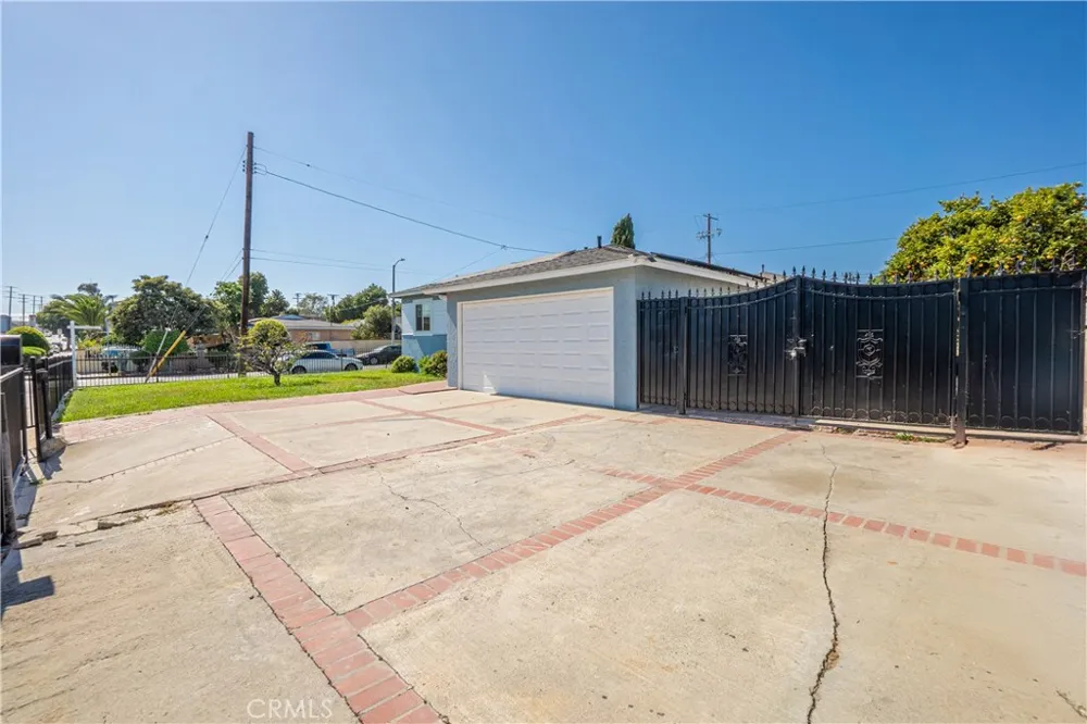 1087 253rd Street Harbor City, CA 90710