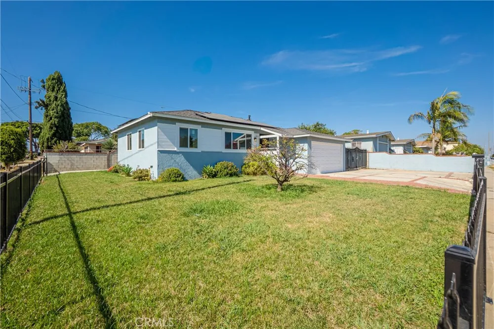 1087 253rd Street Harbor City, CA 90710