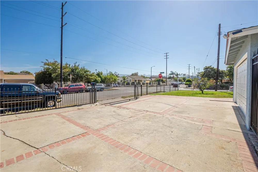 1087 253rd Street Harbor City, CA 90710