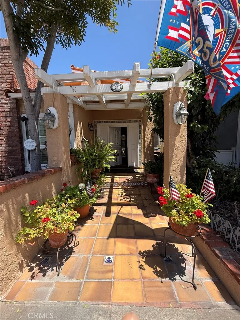 108 Morningside Manhattan Beach, CA 90266