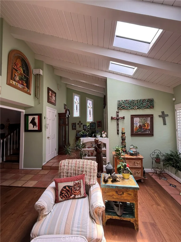 108 Morningside Manhattan Beach, CA 90266