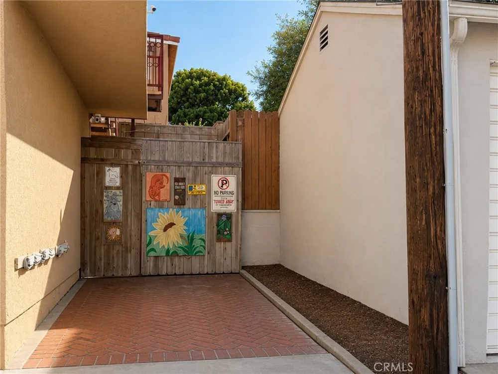 108 Morningside Manhattan Beach, CA 90266