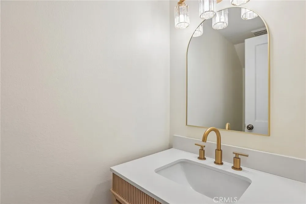 8105 Redlands Street #107 Playa del Rey, CA 90293