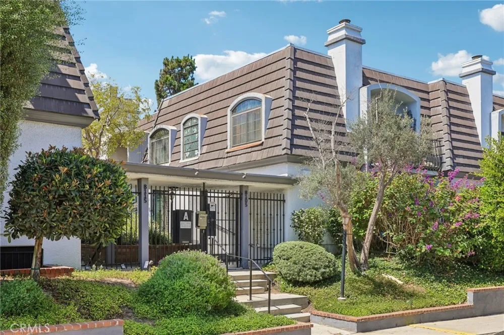 8105 Redlands Street #107 Playa del Rey, CA 90293