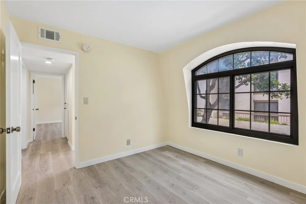 8105 Redlands Street #107 Playa del Rey, CA 90293