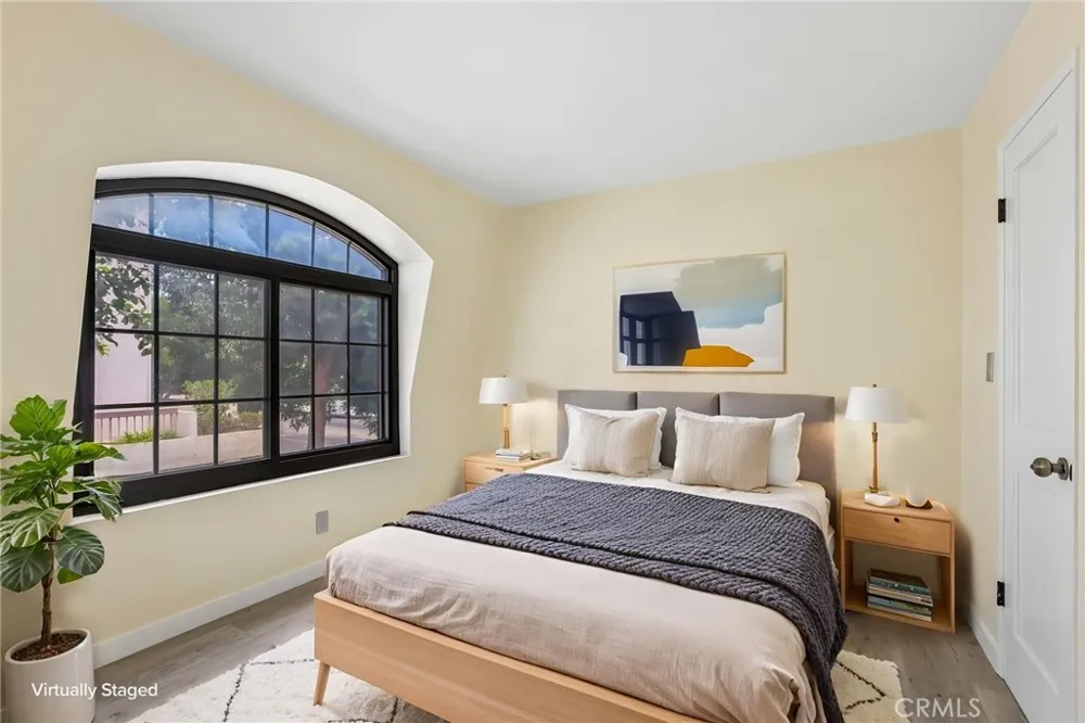 8105 Redlands Street #107 Playa del Rey, CA 90293
