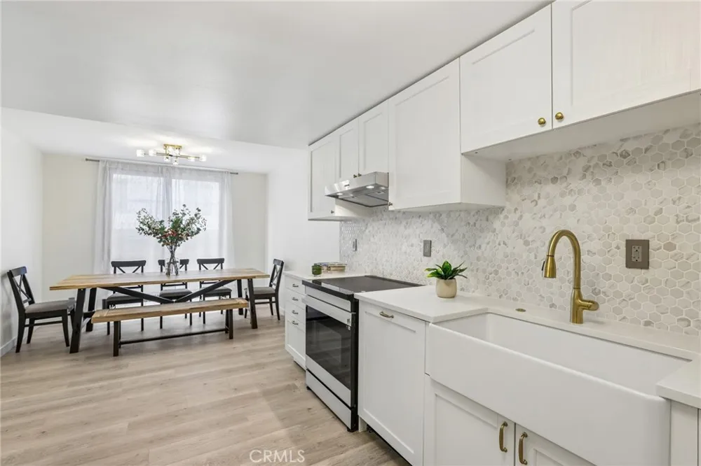 8105 Redlands Street #107 Playa del Rey, CA 90293