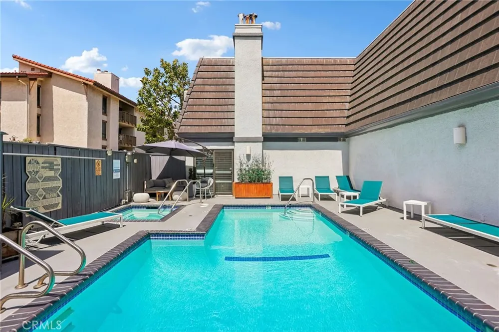 8105 Redlands Street #107 Playa del Rey, CA 90293