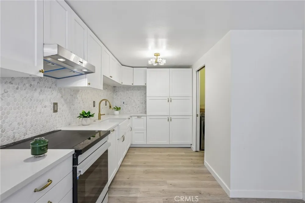 8105 Redlands Street #107 Playa del Rey, CA 90293