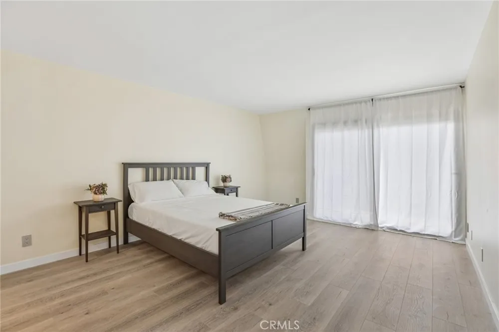 8105 Redlands Street #107 Playa del Rey, CA 90293