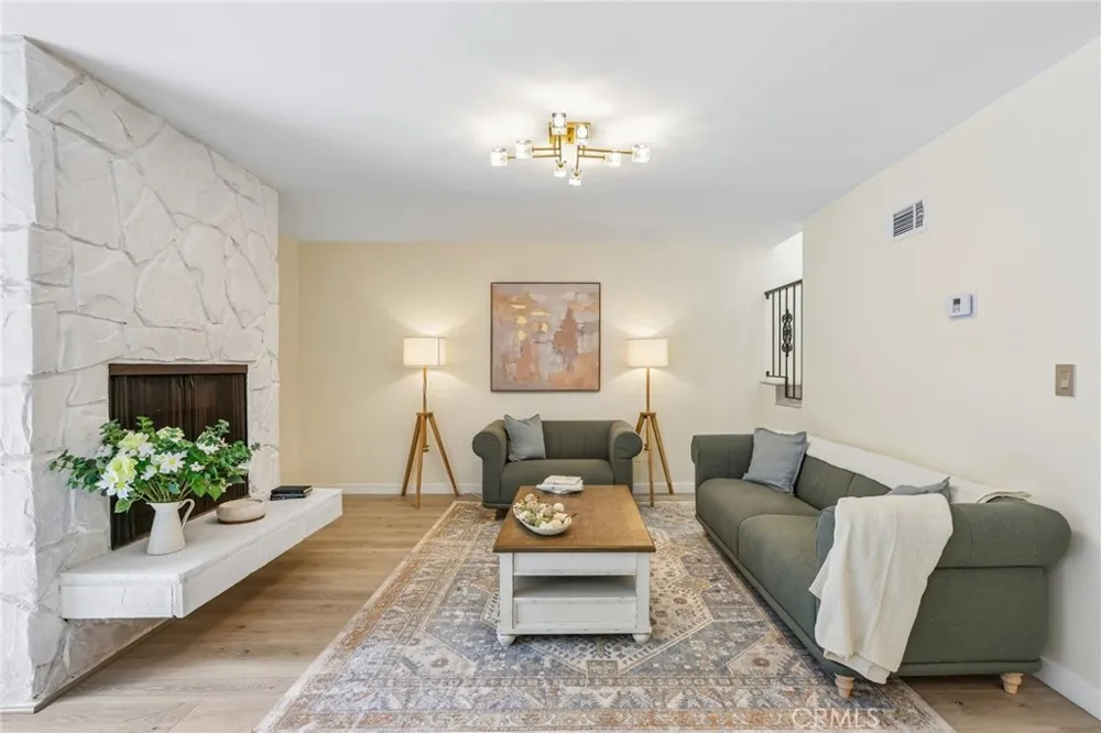 8105 Redlands Street #107 Playa del Rey, CA 90293