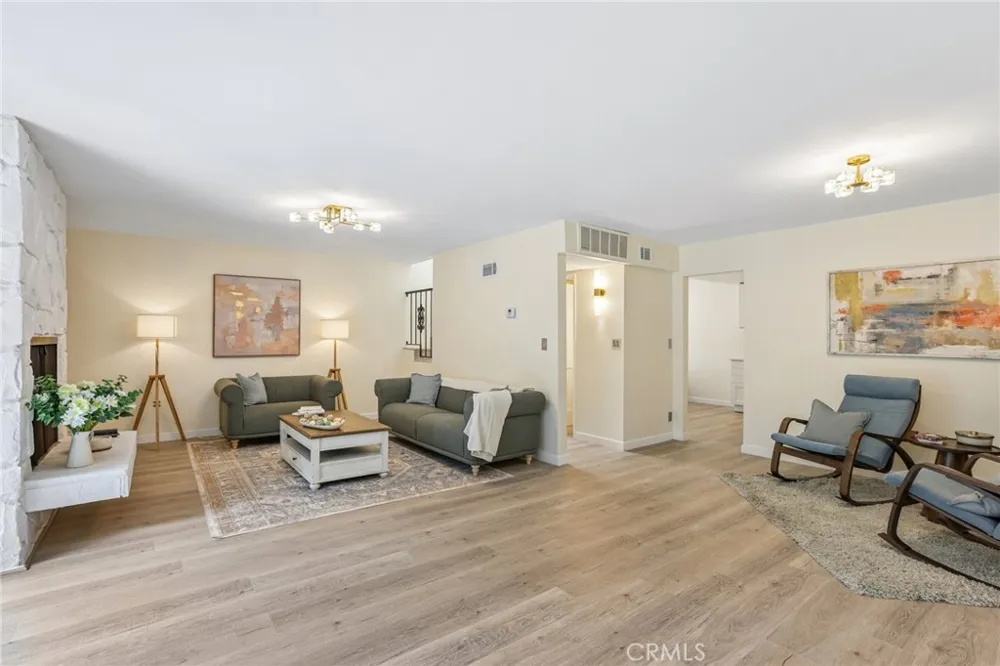 8105 Redlands Street #107 Playa del Rey, CA 90293