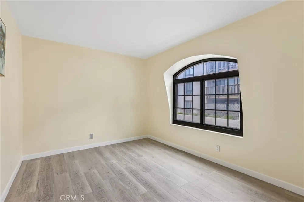8105 Redlands Street #107 Playa del Rey, CA 90293