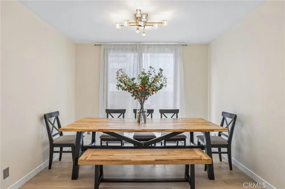 8105 Redlands Street #107 Playa del Rey, CA 90293