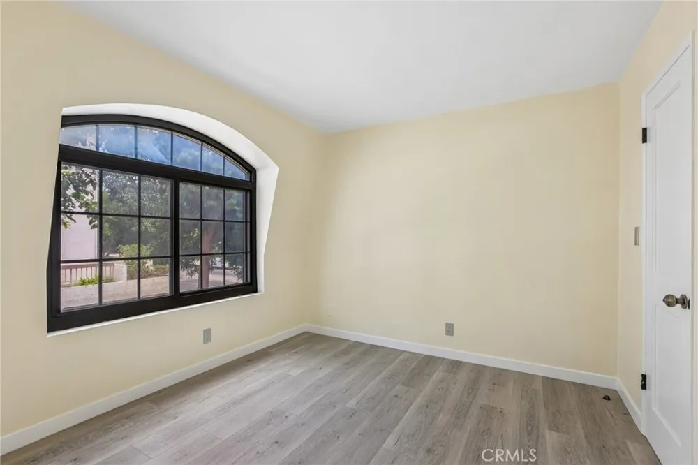 8105 Redlands Street #107 Playa del Rey, CA 90293