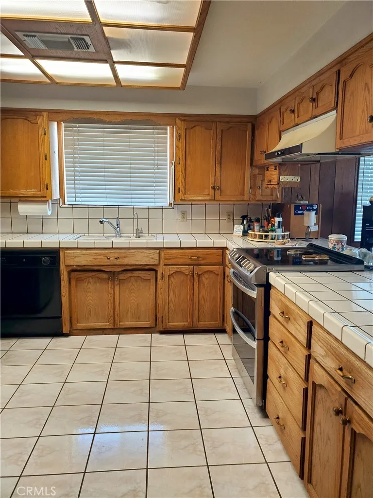 12720 10th Ave Hanford, CA 93230