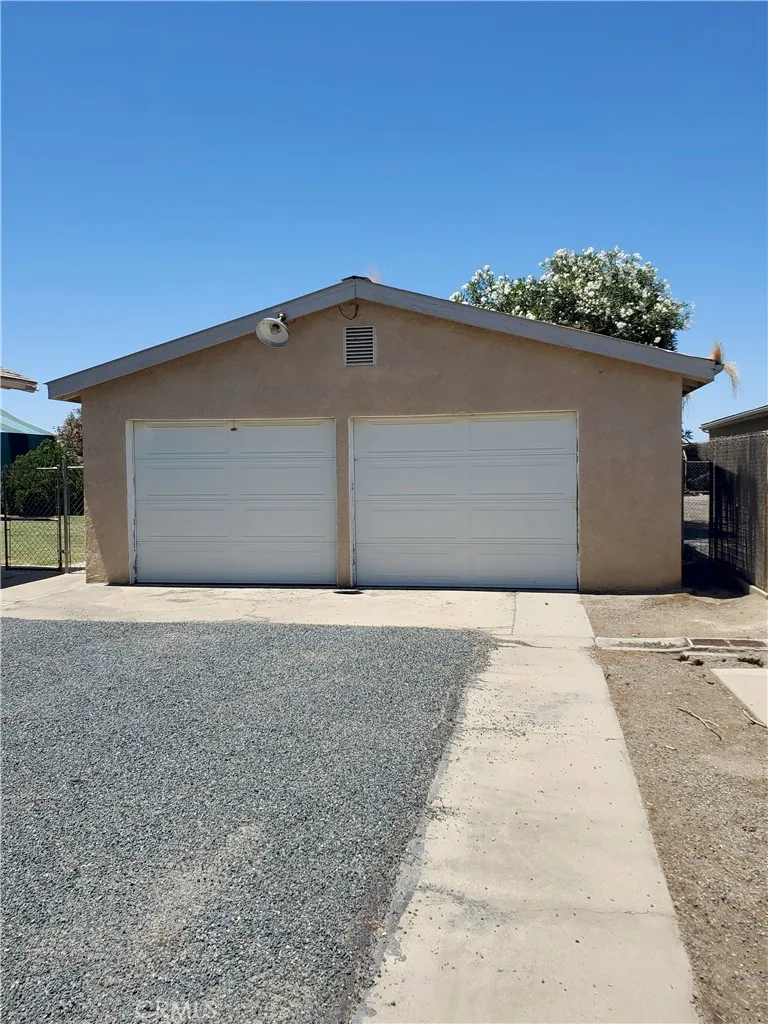 12720 10th Ave Hanford, CA 93230