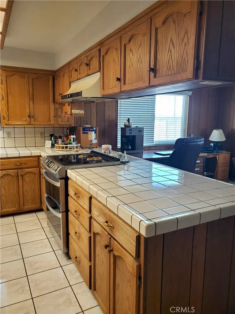 12720 10th Ave Hanford, CA 93230