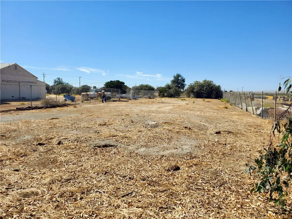 12720 10th Ave Hanford, CA 93230