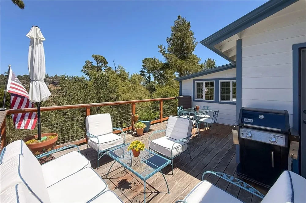 5230 Plymouth Street Cambria, CA 93428