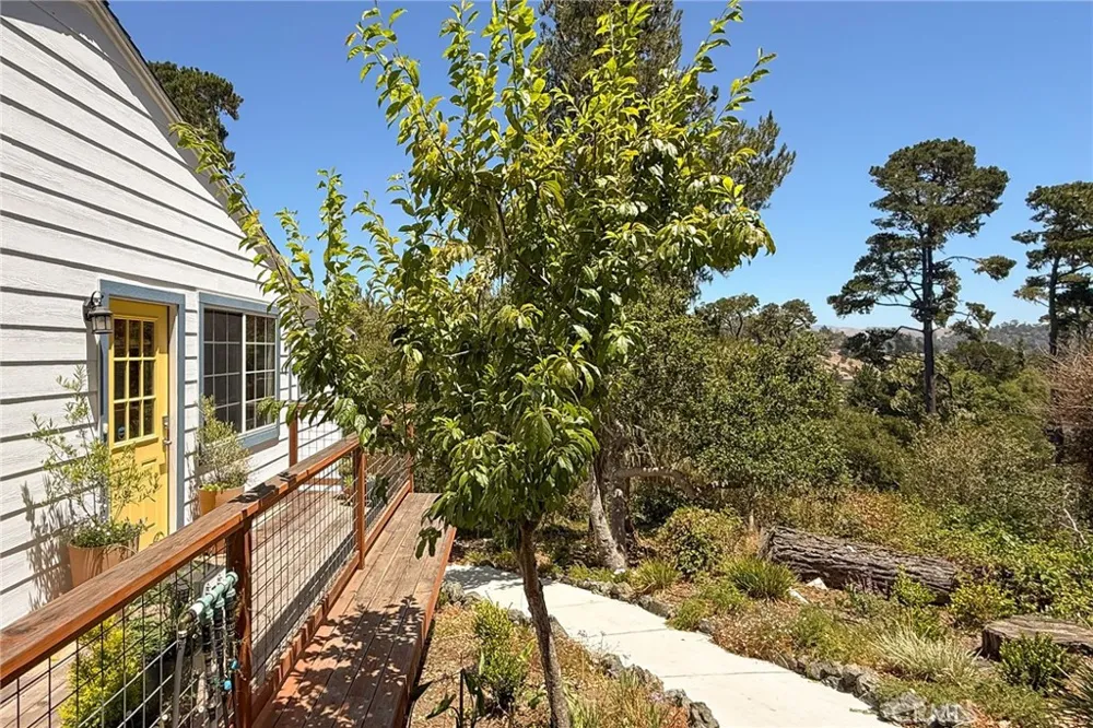5230 Plymouth Street Cambria, CA 93428