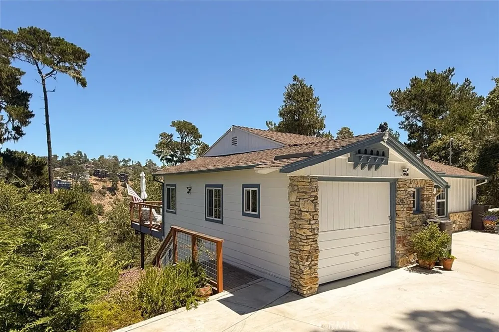 5230 Plymouth Street Cambria, CA 93428