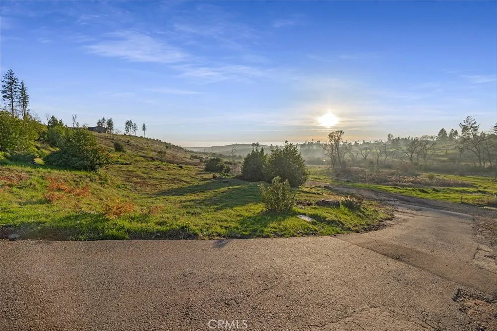 1576 Sunny Acres Paradise, CA 95969