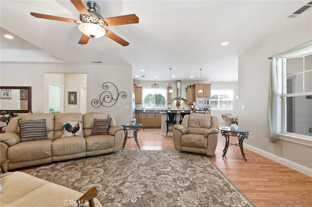 29529 CA 299 East Round Mountain, CA 96065