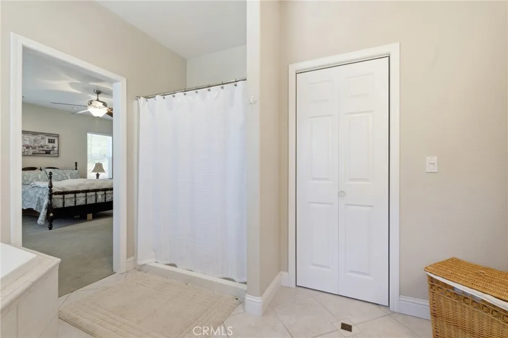 29529 CA 299 East Round Mountain, CA 96065