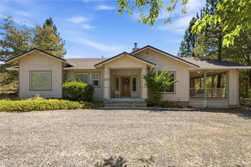 29529 CA 299 East Round Mountain, CA 96065