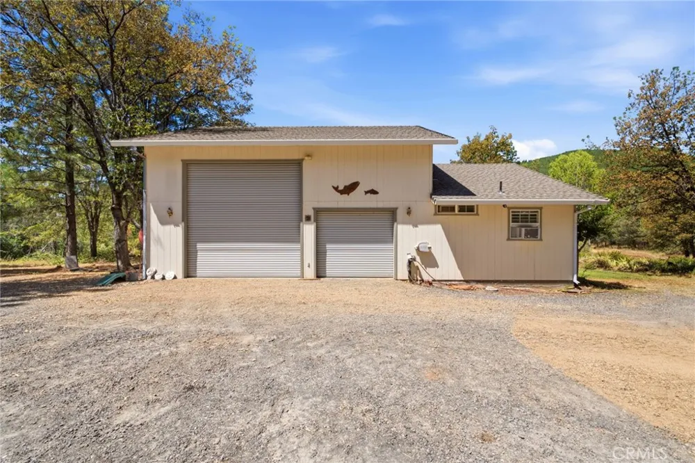 29529 CA 299 East Round Mountain, CA 96065