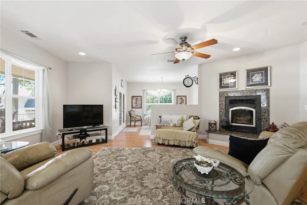 29529 CA 299 East Round Mountain, CA 96065