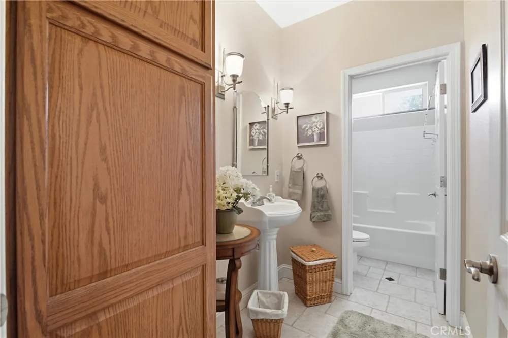 29529 CA 299 East Round Mountain, CA 96065