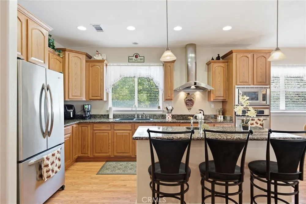 29529 CA 299 East Round Mountain, CA 96065