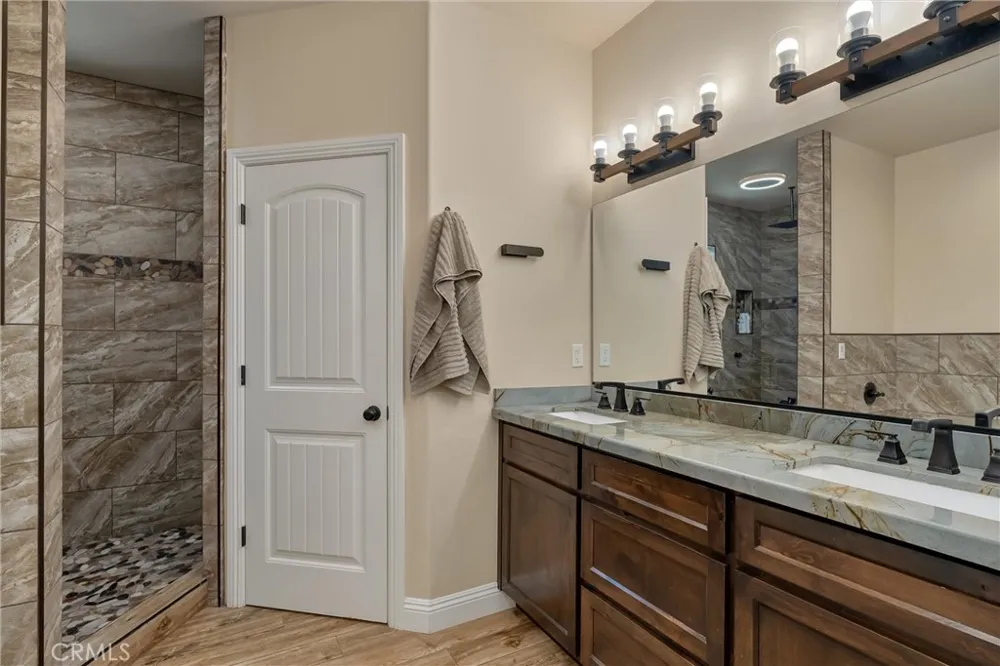 22 Pleasant Oak Oroville, CA 95966