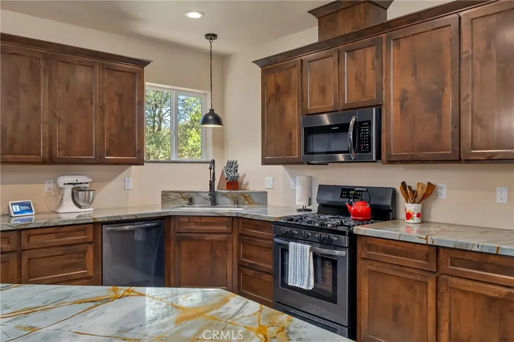 22 Pleasant Oak Oroville, CA 95966