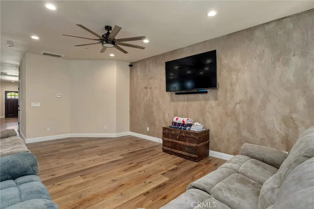 22 Pleasant Oak Oroville, CA 95966