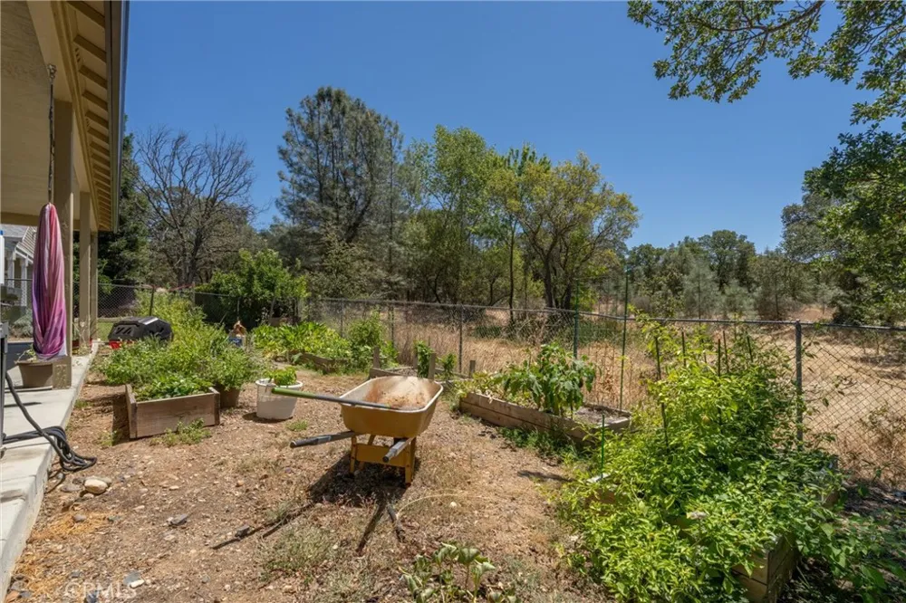 22 Pleasant Oak Oroville, CA 95966