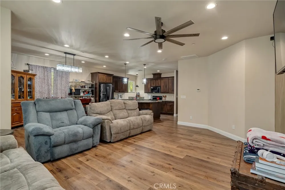 22 Pleasant Oak Oroville, CA 95966