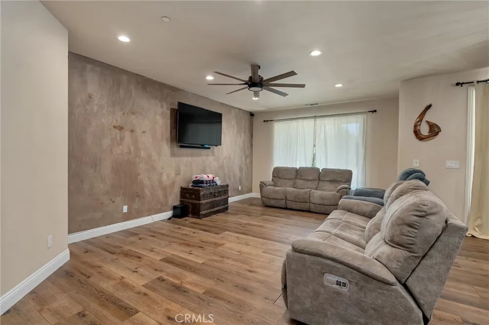 22 Pleasant Oak Oroville, CA 95966