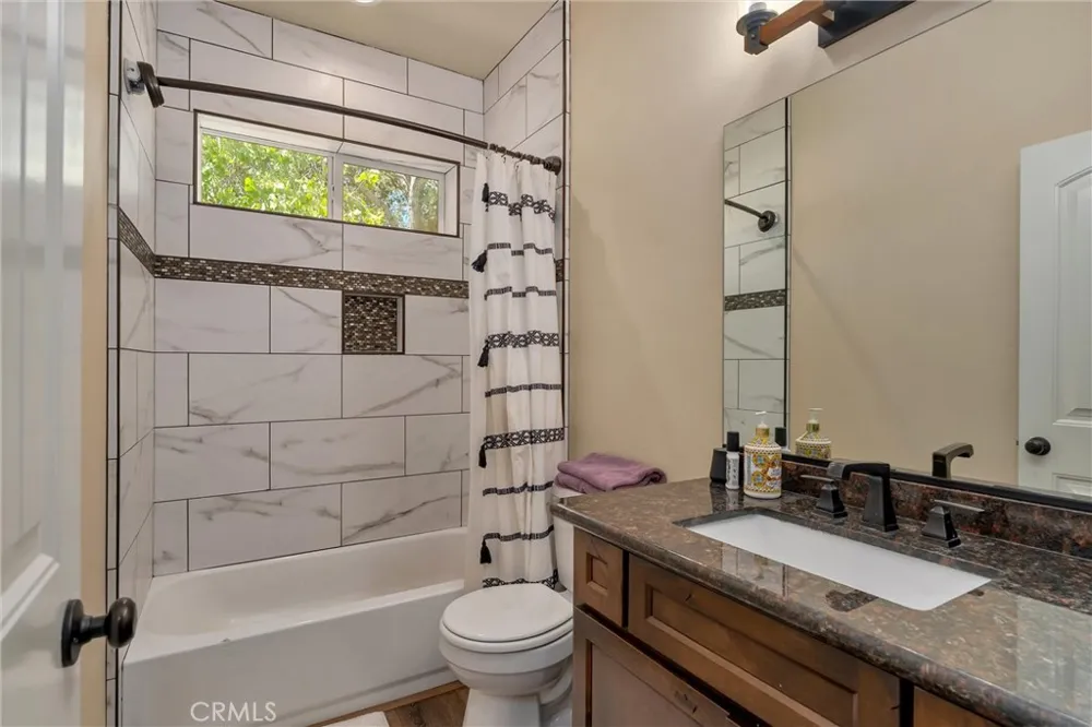 22 Pleasant Oak Oroville, CA 95966