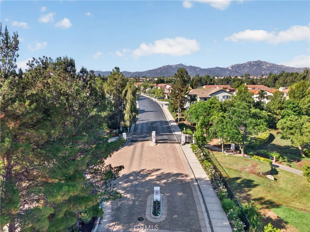 45339 Tiburcio Temecula, CA 92592