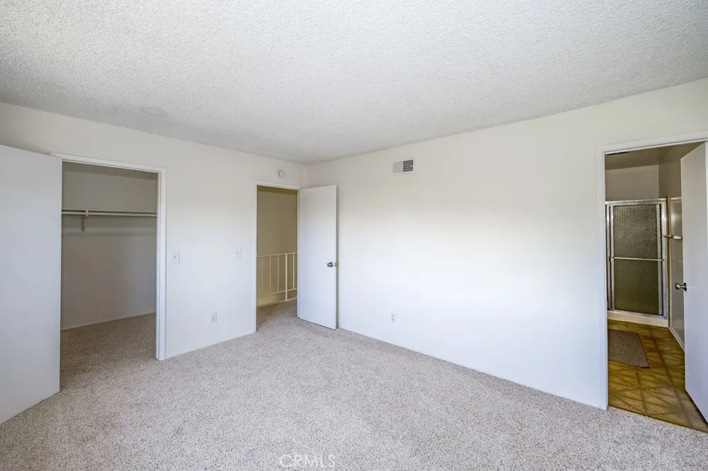 24223 La Glorita Circle Newhall, CA 91321