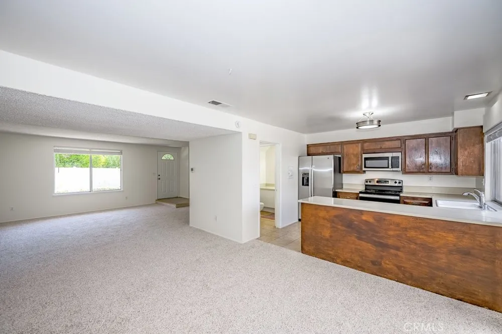 24223 La Glorita Circle Newhall, CA 91321